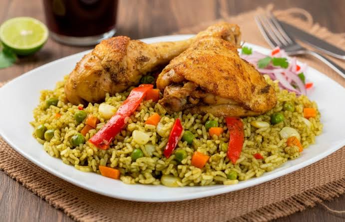 Arroz con Pollo Peruano y Ecuatoriano: Receta Tradicional Paso a Paso